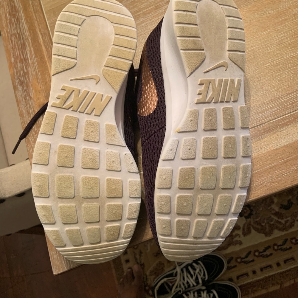 Nike shoes - Picture 3 of 4